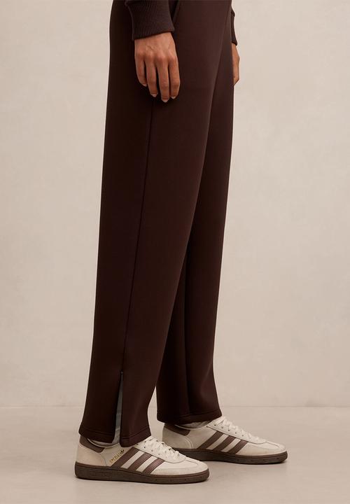 Forever New - Hunter wide leg lounge pants in chocolate
