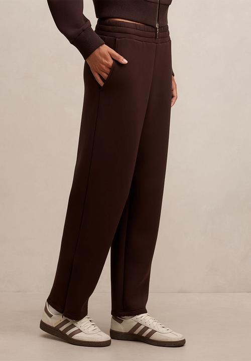 Forever New - Hunter wide leg lounge pants in chocolate