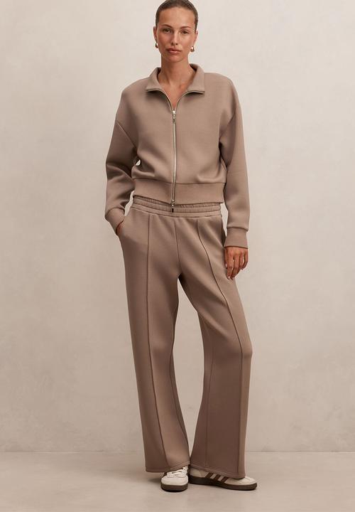 Forever New - Hunter wide leg lounge pants in pine bark