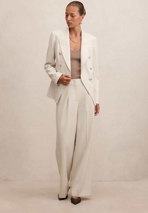 Forever New - Tiana military blazer in cream