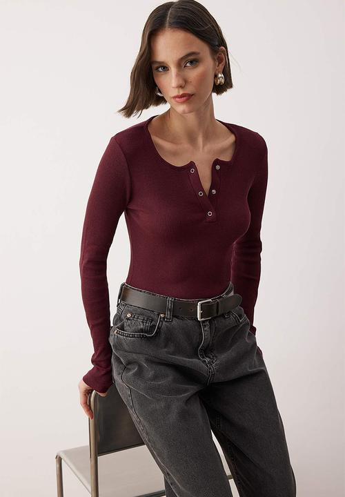 Trendyol - Snap Fastener Fitted/Bodycon Corded Fabric Flexible Knitted Blouse - Burgundy