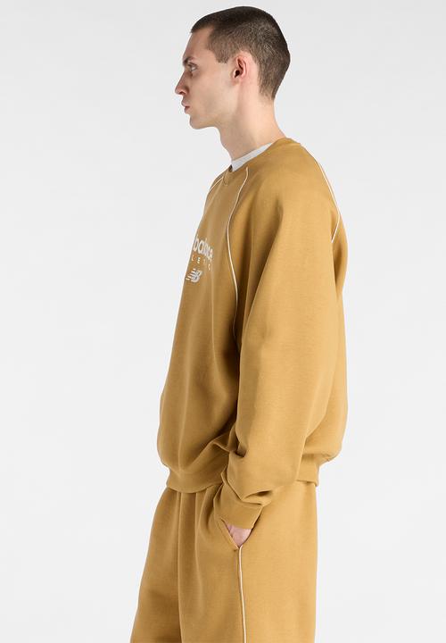 New Balance  - New Balance Linear Graphic Brushed Fleece Crew - Brown