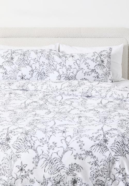 Sixth Floor - Brushed Winter Stencil Floral Cotton Blend Duvet Set - white