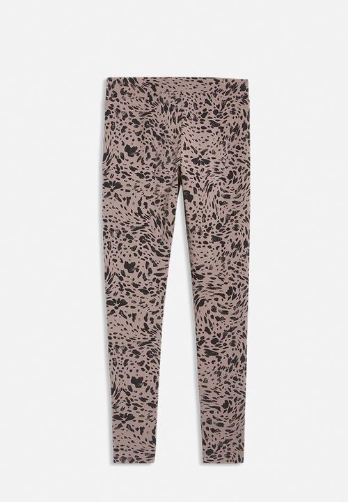 PUMA - Ess Graphic Animal Mid-Rise Aop Leggings - Sandstone