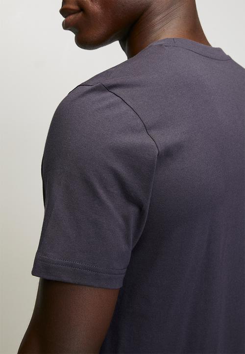PUMA - GRAPHIC Sneaker Tee - New Navy