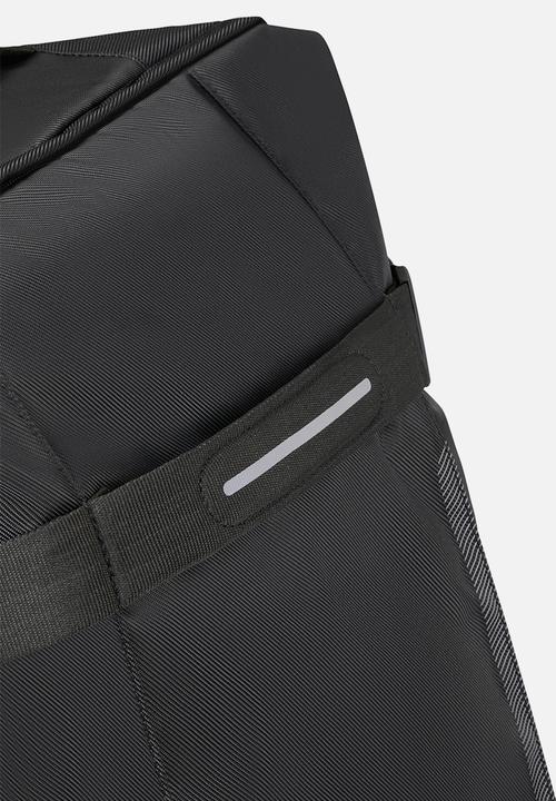 American Tourister - AT URBAN TRACK DUFFLE/WH M - BLACK