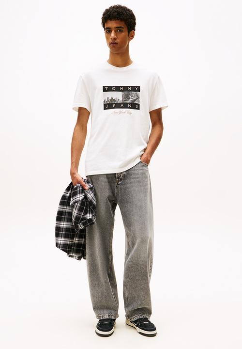 Tommy Hilfiger - Tjm Reg Photo Flag Short Sleeve Tee - Ecru