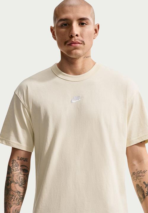 Nike - NSW Premium Essential Sustainable T-Shirt  - Cream
