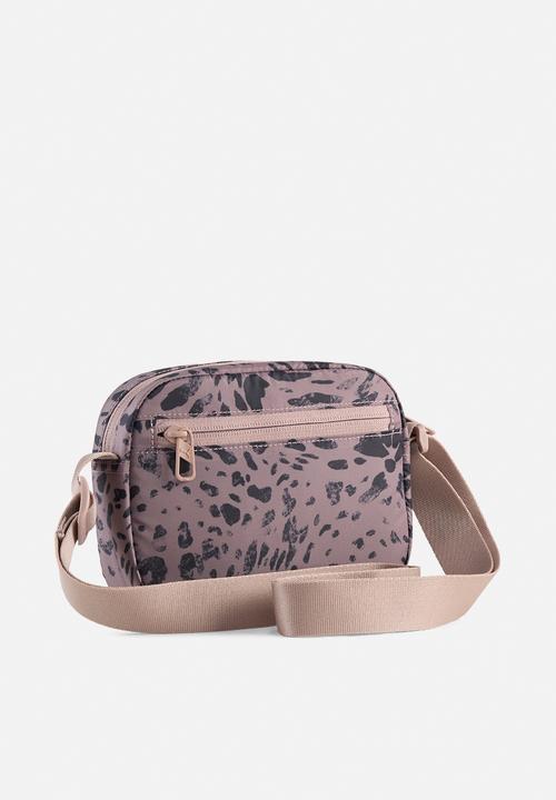 PUMA - Pop crossbody bag- sandstone-animal aop