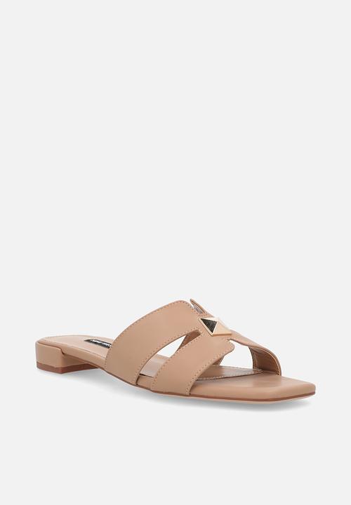 Nine West - Iwan Slide - Neutral