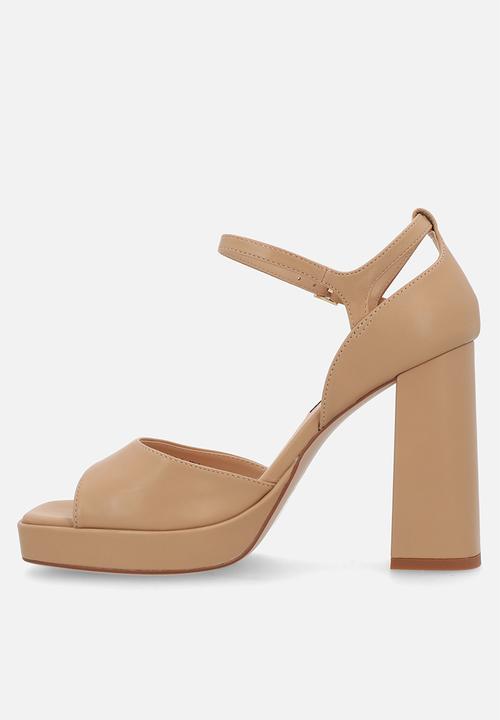 Nine West - Belr3 Ankle Strap Heel - Neutral