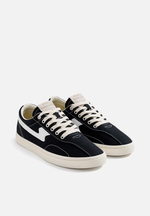 Stepney Workers Club - Surma S-Strike - Black & White