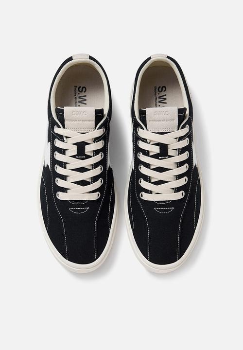 Stepney Workers Club - Surma S-Strike - Black & White