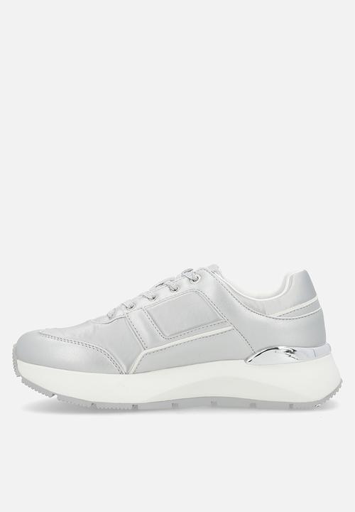 Nine West - Malia sneaker - silver