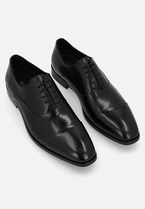 Fabino - High Shine Toe Cap Oxford - Black