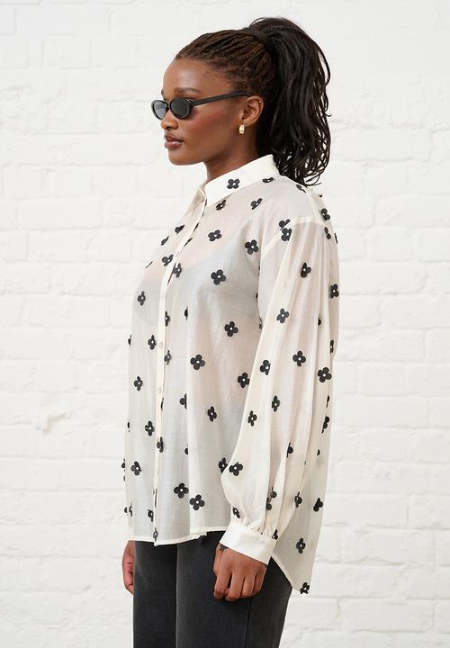 Me&B - Bellow Sleeve Shirt in 3D Flower Recut - White