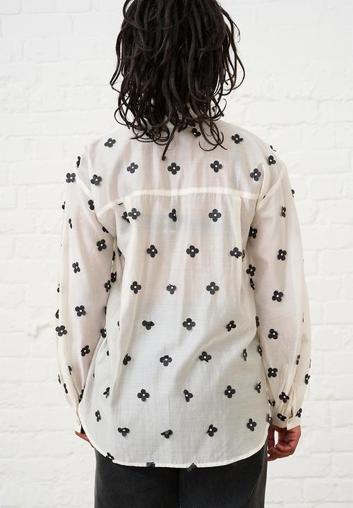 Me&B - Bellow Sleeve Shirt in 3D Flower Recut - White