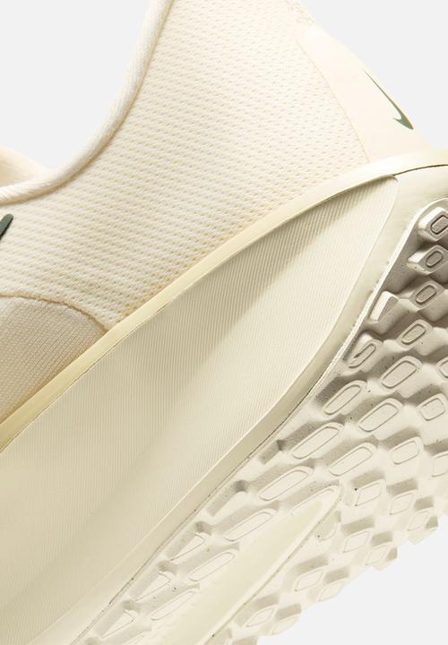 Nike - Nike Quest 6