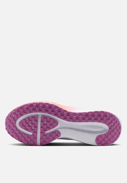 Nike - Nike Revolution 8