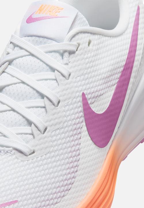 Nike - Nike Revolution 8
