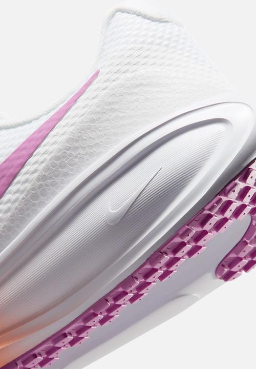 Nike - Nike Revolution 8