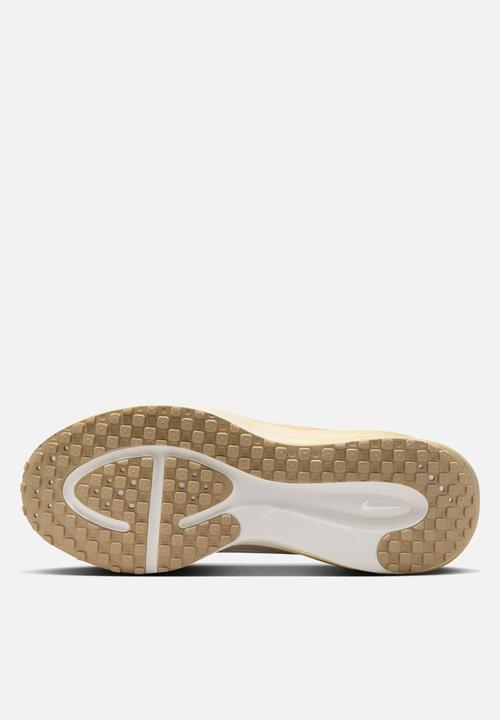 Nike - Nike Revolution 8
