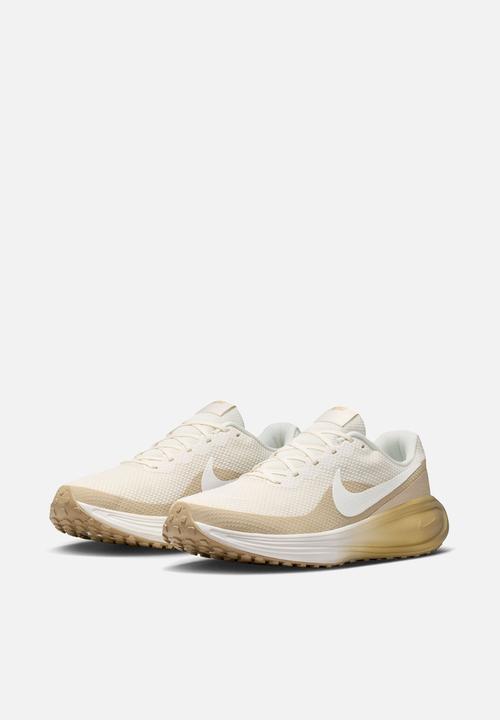 Nike - Nike Revolution 8