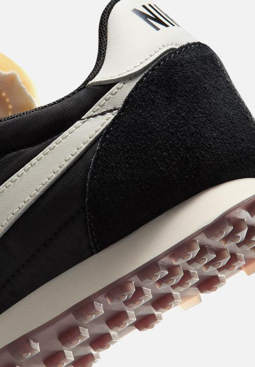 Nike - Nike Waffle Racer