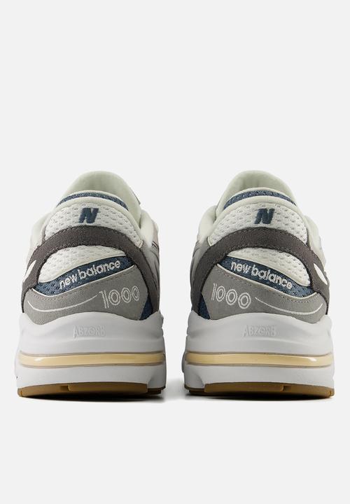 New Balance  - 1000