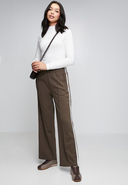 Stella Morgan - High Waist Elasticated Wide Leg Fleece Pant With Side Tape - Bitter Chocolate