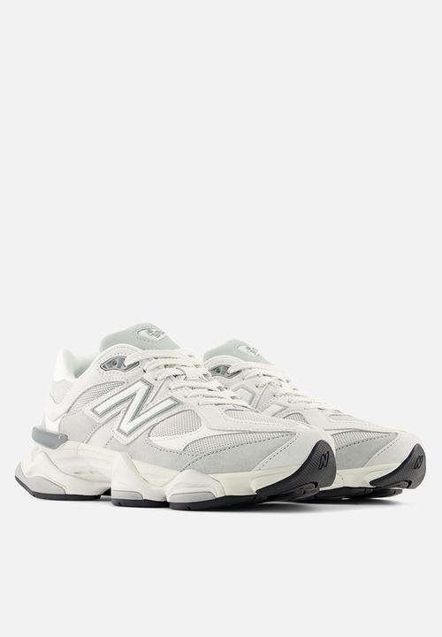 New Balance  - 9060 v1