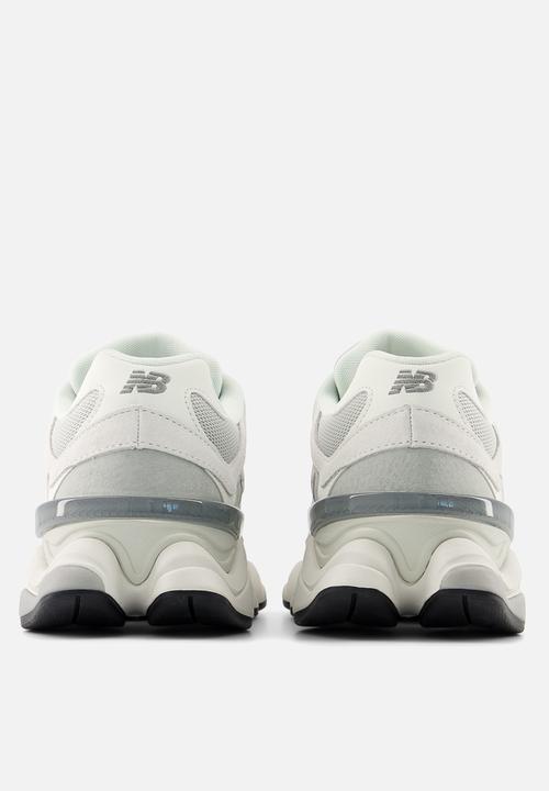 New Balance  - 9060 v1