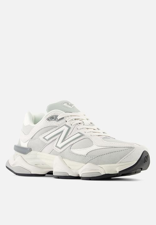 New Balance  - 9060 v1
