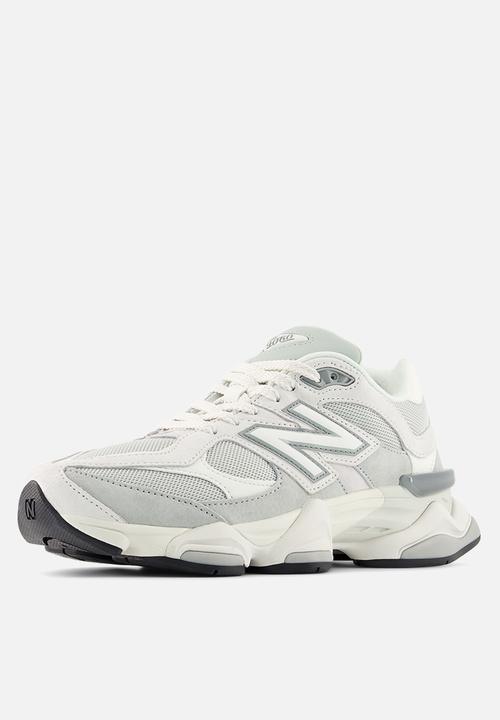 New Balance  - 9060 v1