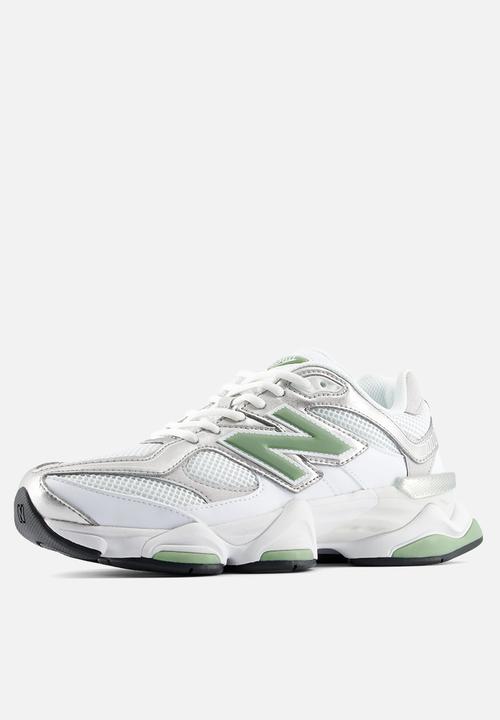 New Balance  - 9060 v1