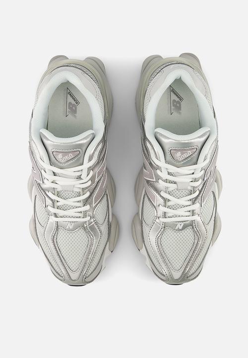 New Balance  - 9060 v1