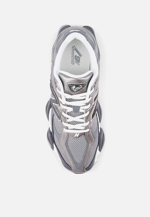New Balance  - 9060 v1