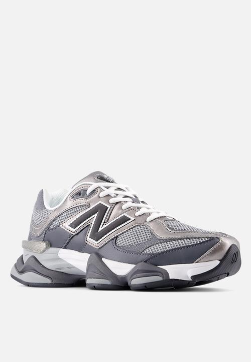 New Balance  - 9060 v1