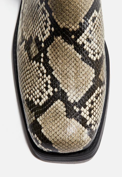 H&M - Square-toe chelsea boots - beige/snakeskin pattern