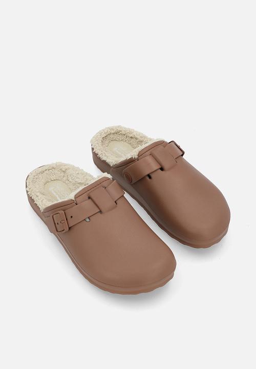 Hush Puppies - Soft Desi Fur - brown