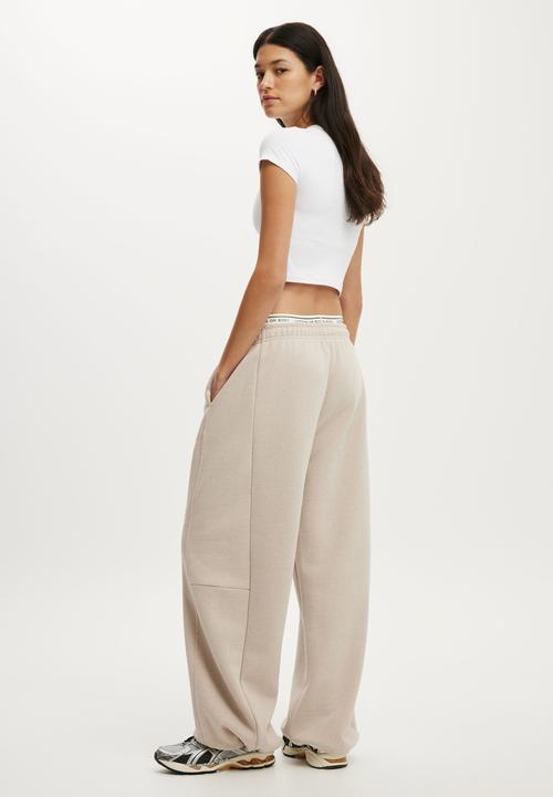 Cotton On - Plush Adjustable Balloon Sweatpant - Sesame Marle