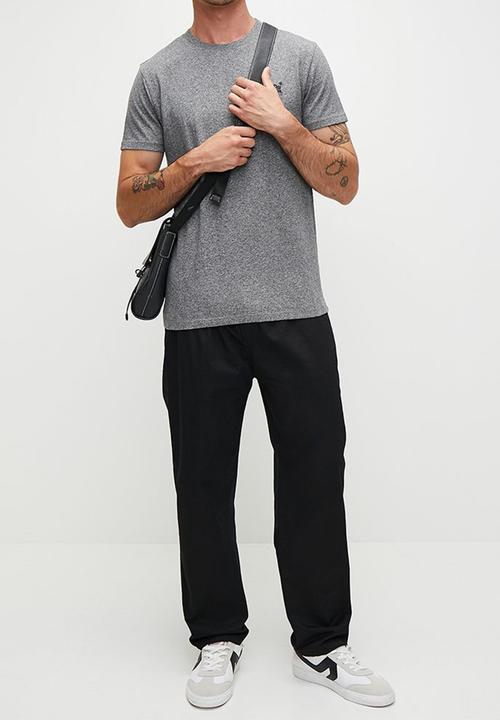 Superdry. - Essential logo emb tee - volcanic black grit