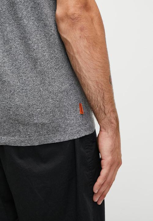Superdry. - Essential logo emb tee - volcanic black grit