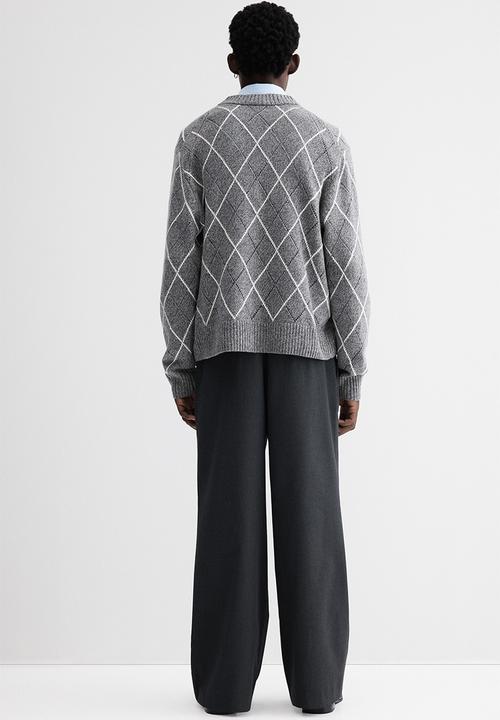 H&M - Regular fit wool-blend v-neck jumper - grey/argyle pattern