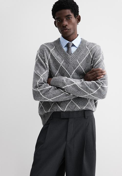 H&M - Regular fit wool-blend v-neck jumper - grey/argyle pattern