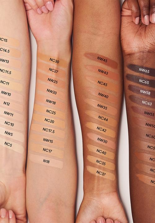 MAC - Studio Fix 36HR Smooth Angles Concealer - NC17.5