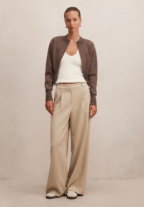 Forever New - Hanna zip knit jacket in hazelnut