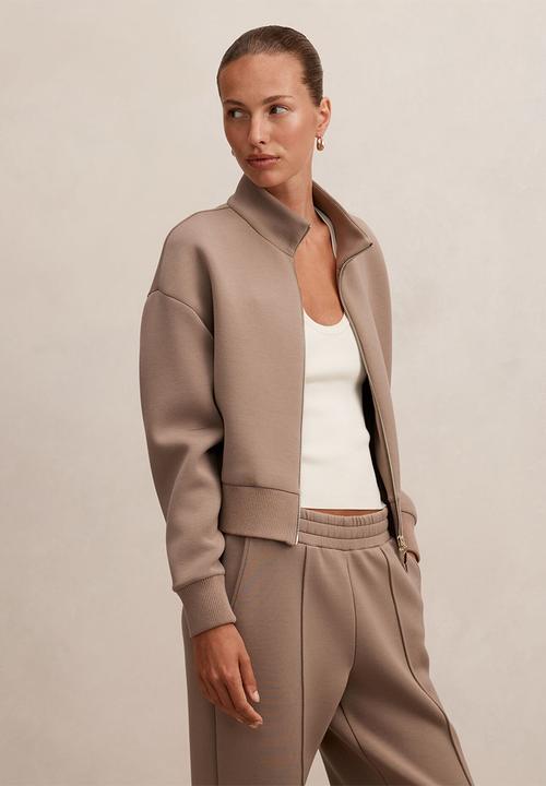 Forever New - Hannah zip lounge jacket in pine bark