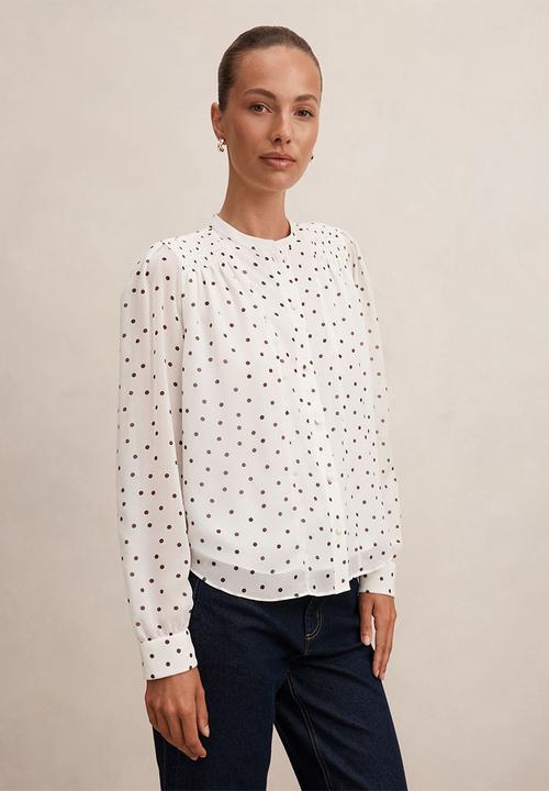 Forever New - Rory sheering blouse in cream bower spot