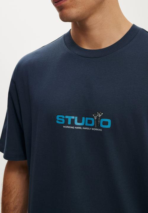 Cotton On - Everyday Fit Graphic T-Shirt - Auto Navy / Screws